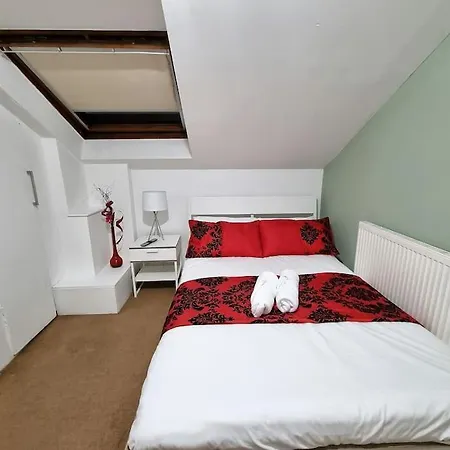 F15Gh - Stylish Home With Garden And Parking * 利兹